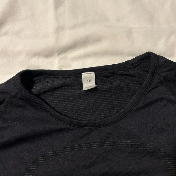 Lululemon Athletica Black Long Sleeve Tee - Picture 3 of 4